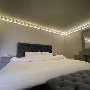 https://condo-2-bedroom-rooftop-apartment-self-check-in.hotelsriyadh.net